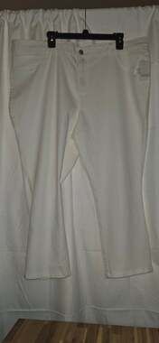 Anko NWT Plus Size 20/24 White Mid Rise Skinny Everyday Stretch Capri Jeans